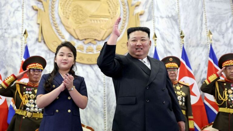 Kim Jong Un y su hija celebran el 75º aniversario de Corea del Norte.  Xi y Putin envían sus saludos