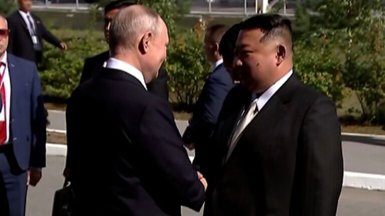 Putin señala su posible voluntad de ayudar a Kim mientras dos líderes se reúnen para las esperadas conversaciones sobre armas.