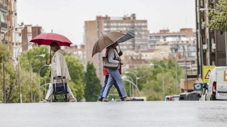 Se recomienda a los madrileños que permanezcan en casa mientras la capital se prepara para un clima torrencial