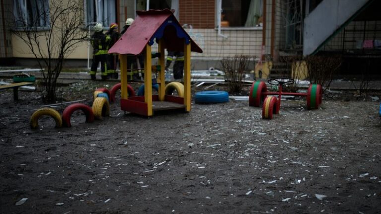 Ucrania acusa a Rusia de miles de crímenes contra niños, incluidos asesinatos, torturas y violencia sexual