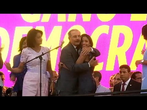 Danilo Medina canta victoria y tiende la mano a la oposición