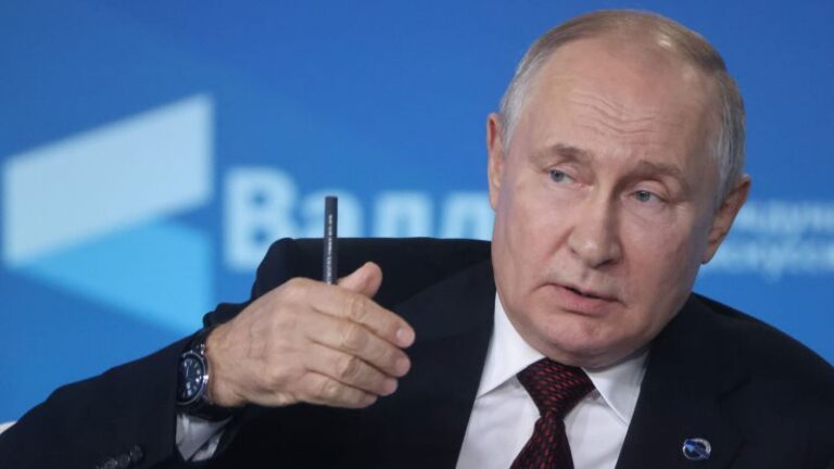Análisis: Putin apuesta por un apoyo vacilante a Ucrania, en medio de una carrera contra el tiempo