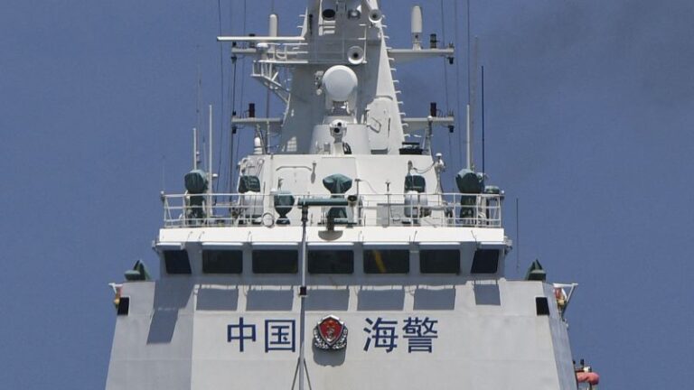 China y Filipinas se acusan mutuamente por colisiones en el disputado Mar de China Meridional