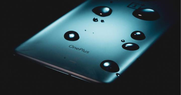 El OnePlus 12 tendrá una carga inalámbrica de 50W, ¿qué significará esto?  |  Teléfonos inteligentes
