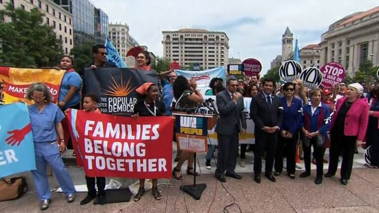 El gobierno federal llega a un acuerdo con la ACLU sobre las separaciones de familias de inmigrantes