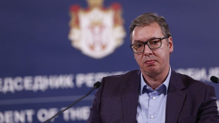 El presidente serbio dice que los informes sobre la acumulación de tropas en la frontera con Kosovo «no son del todo exactos»