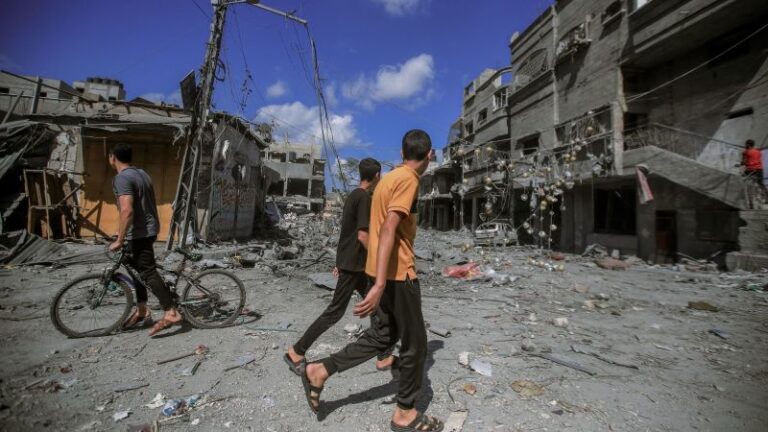 Guerra entre Israel y Hamas: se intensifican los esfuerzos de ayuda diplomática para la ‘estrangulada’ Gaza a medida que crecen los temores de un conflicto regional