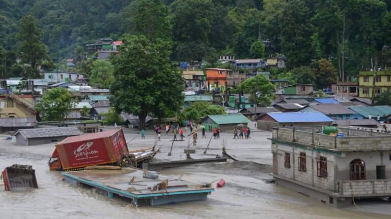 Inundaciones en Sikkim, India: se busca a 100 desaparecidos mientras el estallido de un lago glacial deja 19 muertos