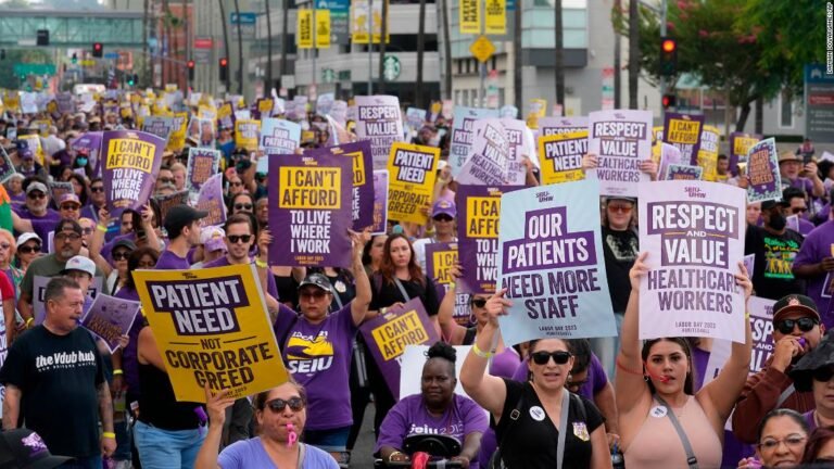 Los trabajadores de Kaiser Permanente están en huelga