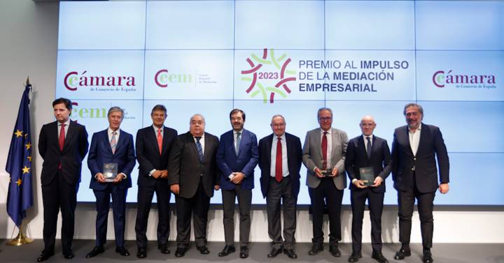 Pascual Ortuño, la Cámara de Valladolid y CIMA reciben el Premio al Impulso de la Mediación Empresarial |  Legal
