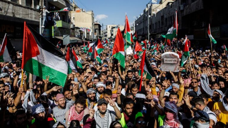 Protestas en Medio Oriente mientras los aliados árabes de Estados Unidos advierten contra la expulsión de los palestinos