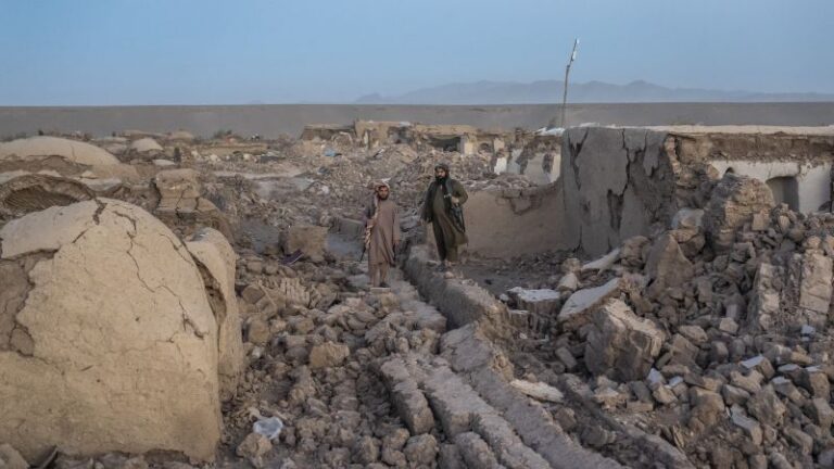 Terremoto en Herat y Afganistán: grupos de ayuda advierten que la devastación es «peor de lo que imaginábamos»