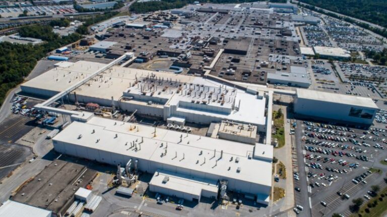 UAW amplía huelga y afecta a la fábrica más grande de Ford