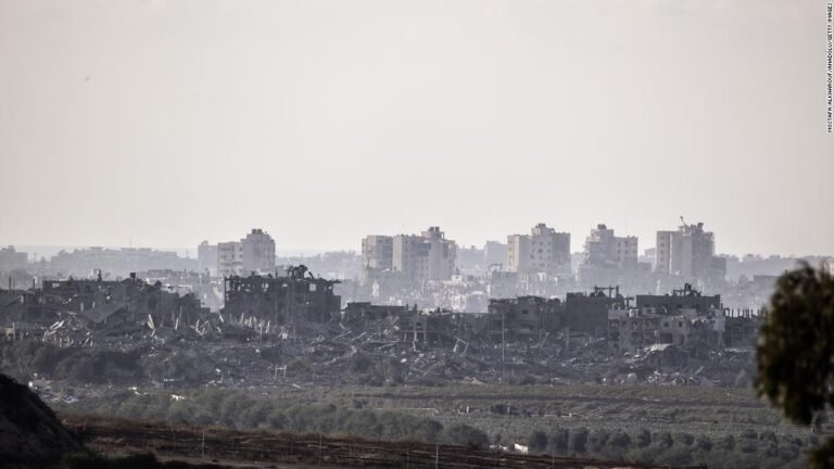 La guerra entre Israel y Hamas continúa mientras crece la protesta por la crisis de Gaza