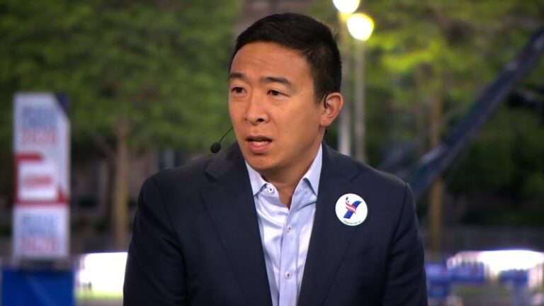 Datos breves de Andrew Yang |  Política CNN