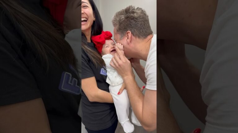 ¡Su primera carcajada! Así celebramos los 3 meses de Antonella. 😍❤️ #sacalosdientes