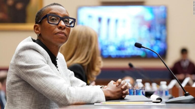 Claudine Gay renuncia a la presidencia de la Universidad de Harvard en medio de acusaciones de plagio
