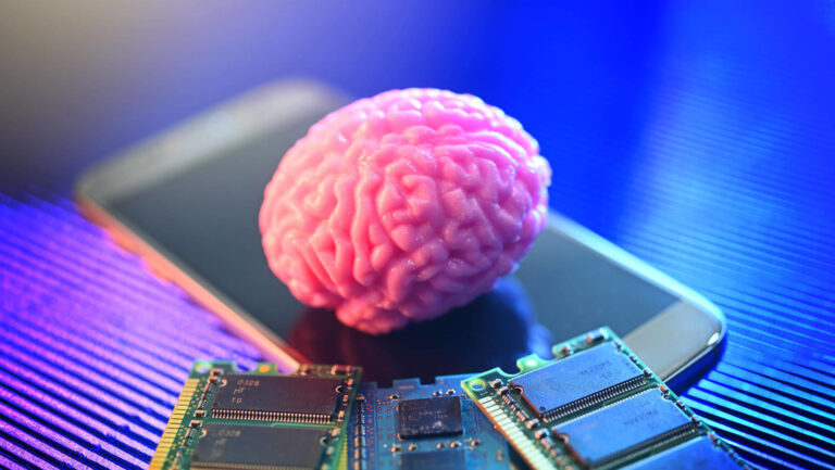 Primer humano con el chip Neuralink puede jugar videojuegos usando la ‘telepatía’