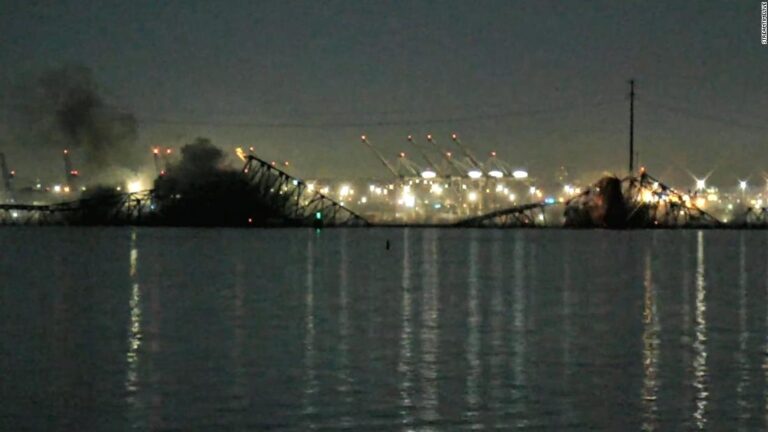 El puente Francis Scott Key de Baltimore se derrumba tras la colisión de un barco