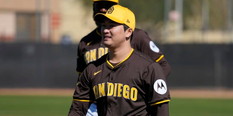 Woo-Suk Go Sharp en su debut de primavera en la MLB