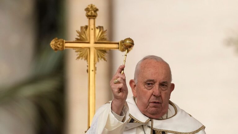 El Papa preside la misa del Domingo de Resurrección