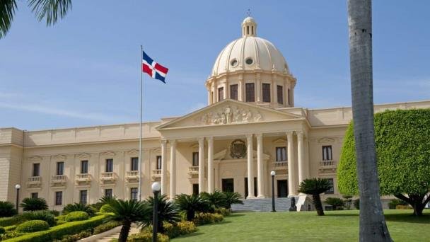 nominas-abultadas-en-oficinas-en-el-exterior-del-gobierno-focus-0-0-608-342.jpg