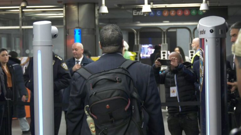 Alcalde señala que habrá detectores de armas en el metro