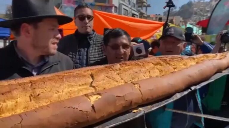 Miles celebran el día de la marraqueta boliviana