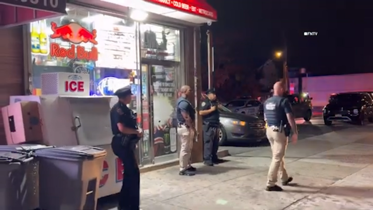 Enfrente de una bodega, atrás almacenaban narcóticos.