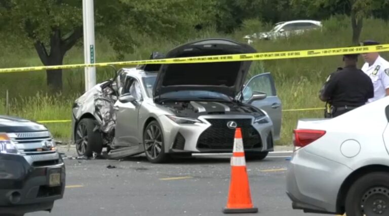 Un muerto y cuatro heridos en un accidente vehicular