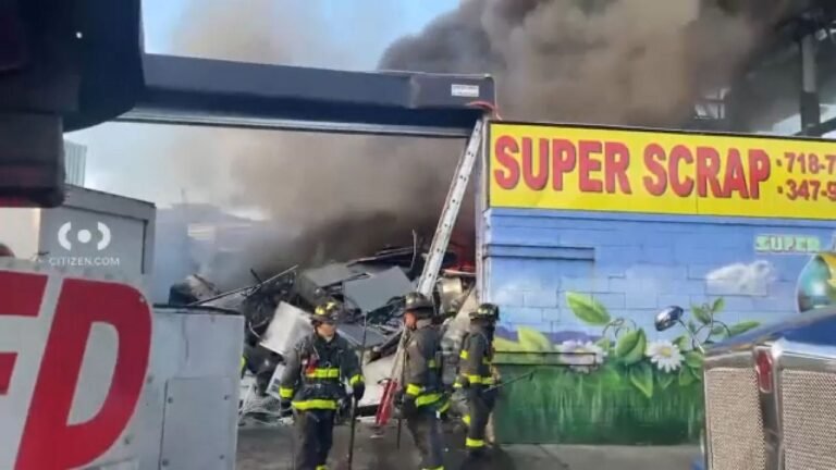 Incendio en depósito de Astoria en Queens