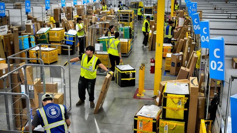 Amazon busca contratar millas de trabajadores para Navidad