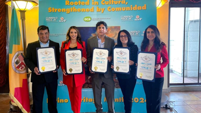 Los Ángeles celebra periodistas latinos Mes Herencia Hispana