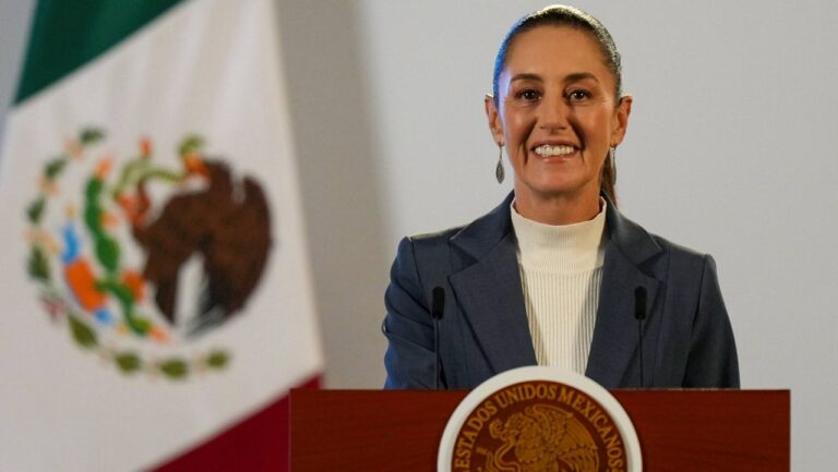 Presidenta mexicana amenaza con imponer aranceles a EEUU