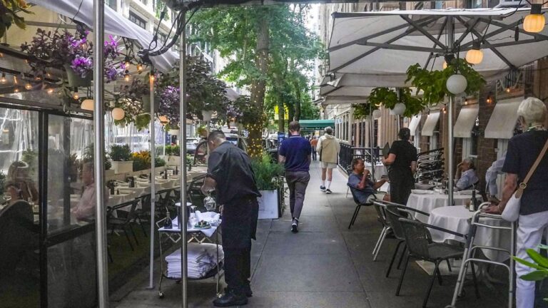 Instalaciones comer al aire libre deberán ser retiradas