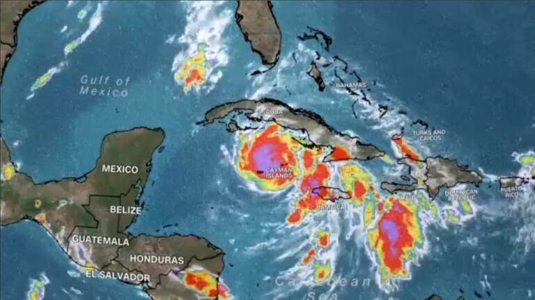 La tormenta Rafael se convierte en huracán con rumbo a Cuba