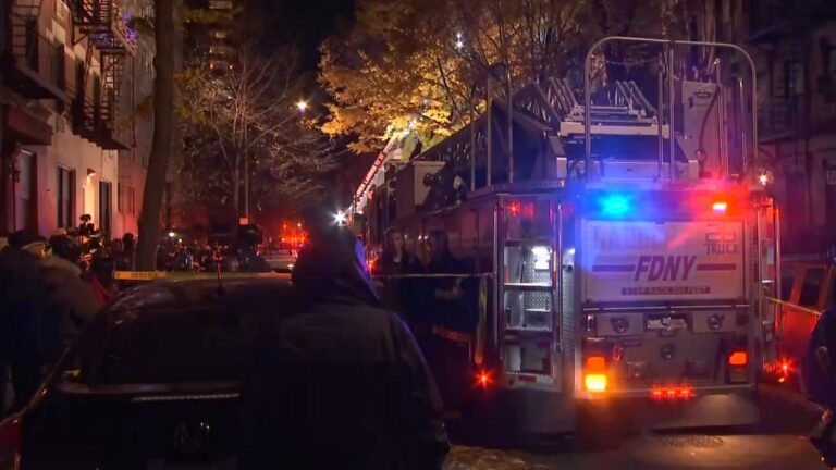 Un muerto y varios resultan heridos tras un incendio.