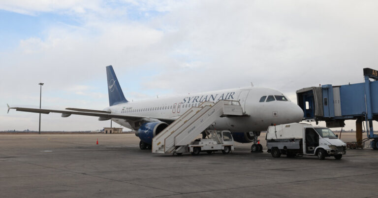 El aeropuerto internacional de Siria reabrirá mientras el gobierno presiona por la estabilidad