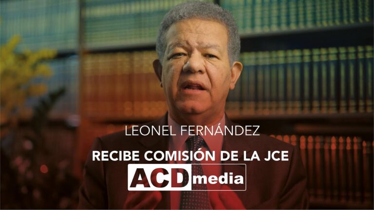 Leonel Fernández recibe comisión de la JCE