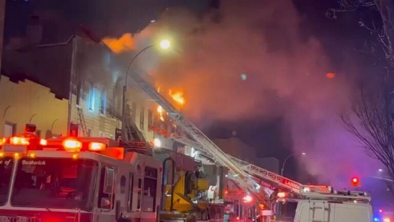 Un incendio en Brooklyn deja varias familias desplazadas