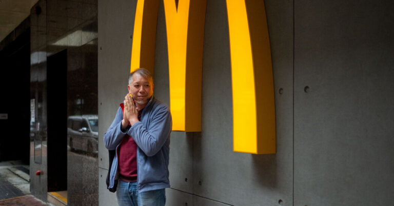 Cómo un artista de Hong Kong fue despedido de McDonald's