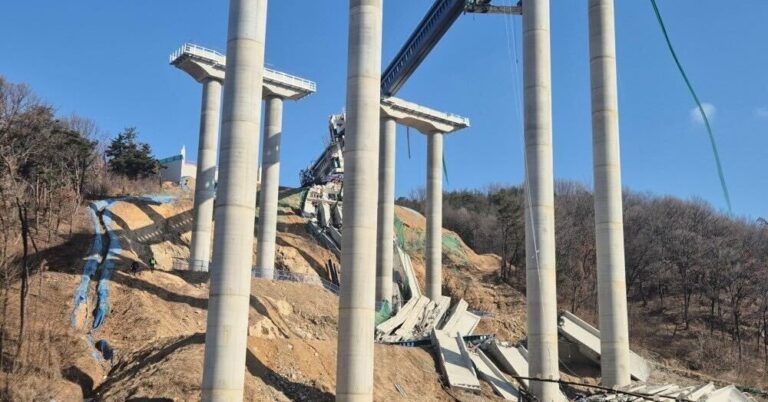 3 trabajadores asesinados en el colapso del puente de la carretera en Corea del Sur