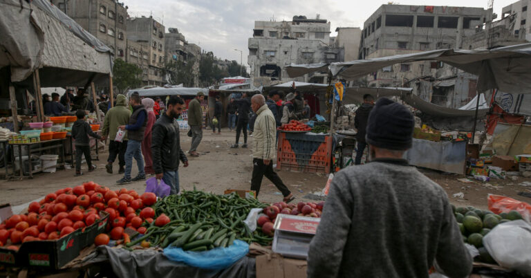 Se preocupa a los gazanes cuando el bloque fronterizo israelí envía los precios de los alimentos subiendo