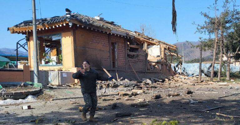 Los aviones de combate surcoreanos bombardean por error el pueblo, dejando 7 heridos