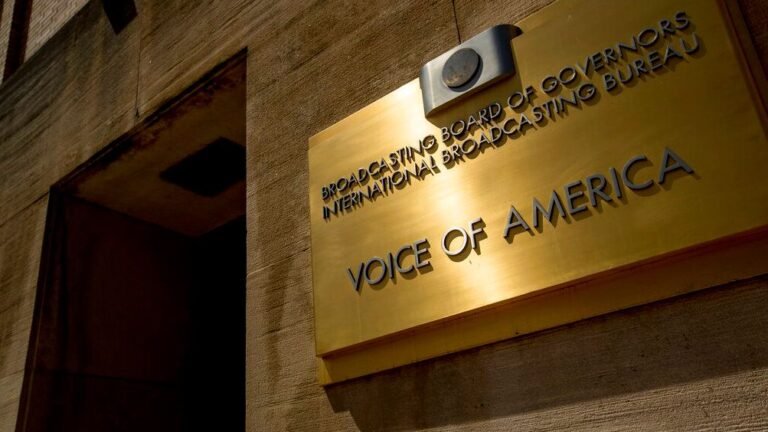 Trump Ordena recorta de personal en la voz de América