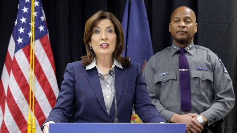 Hochul Apela A Diplomacia Con Canadá Para Prevenir Aranceles