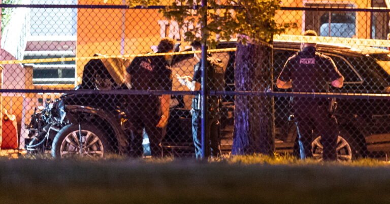 El auto se arde en el festival de Vancouver, matando a la gente