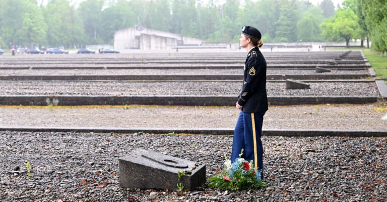 80 años después de la liberación del campo de concentración de Dachau, los testigos recuerdan