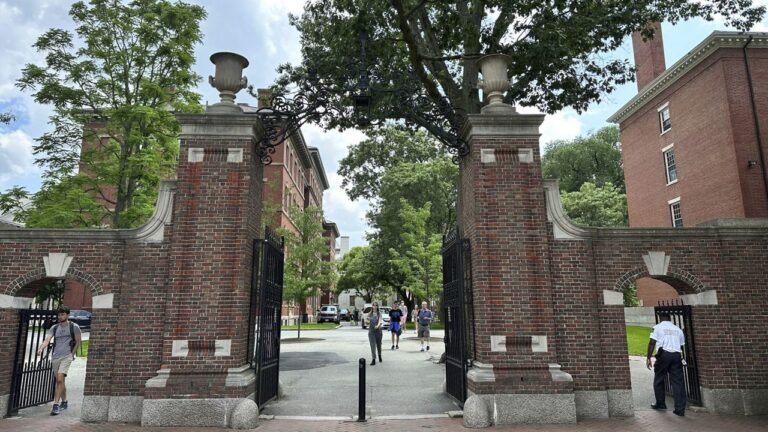 Jueza Bloqueo Intento de Trump Prohibir Extranjeros Harvard