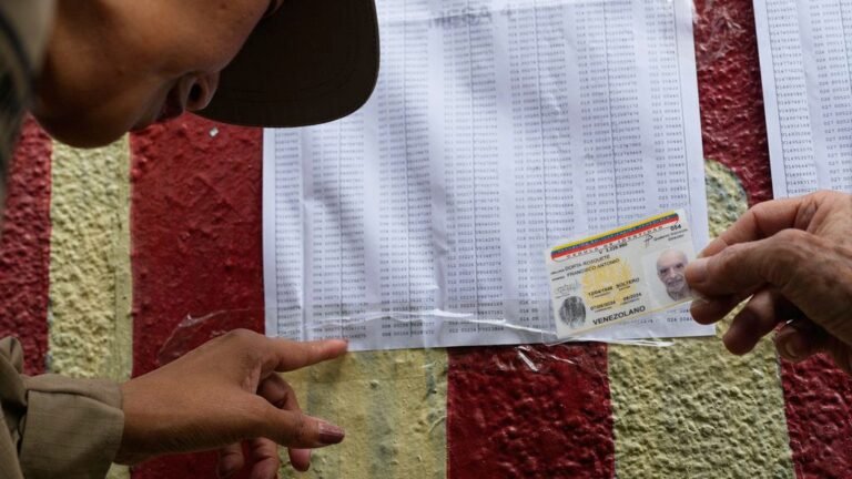 Los Venezolanos Eligen Congresistas y Gobernadores